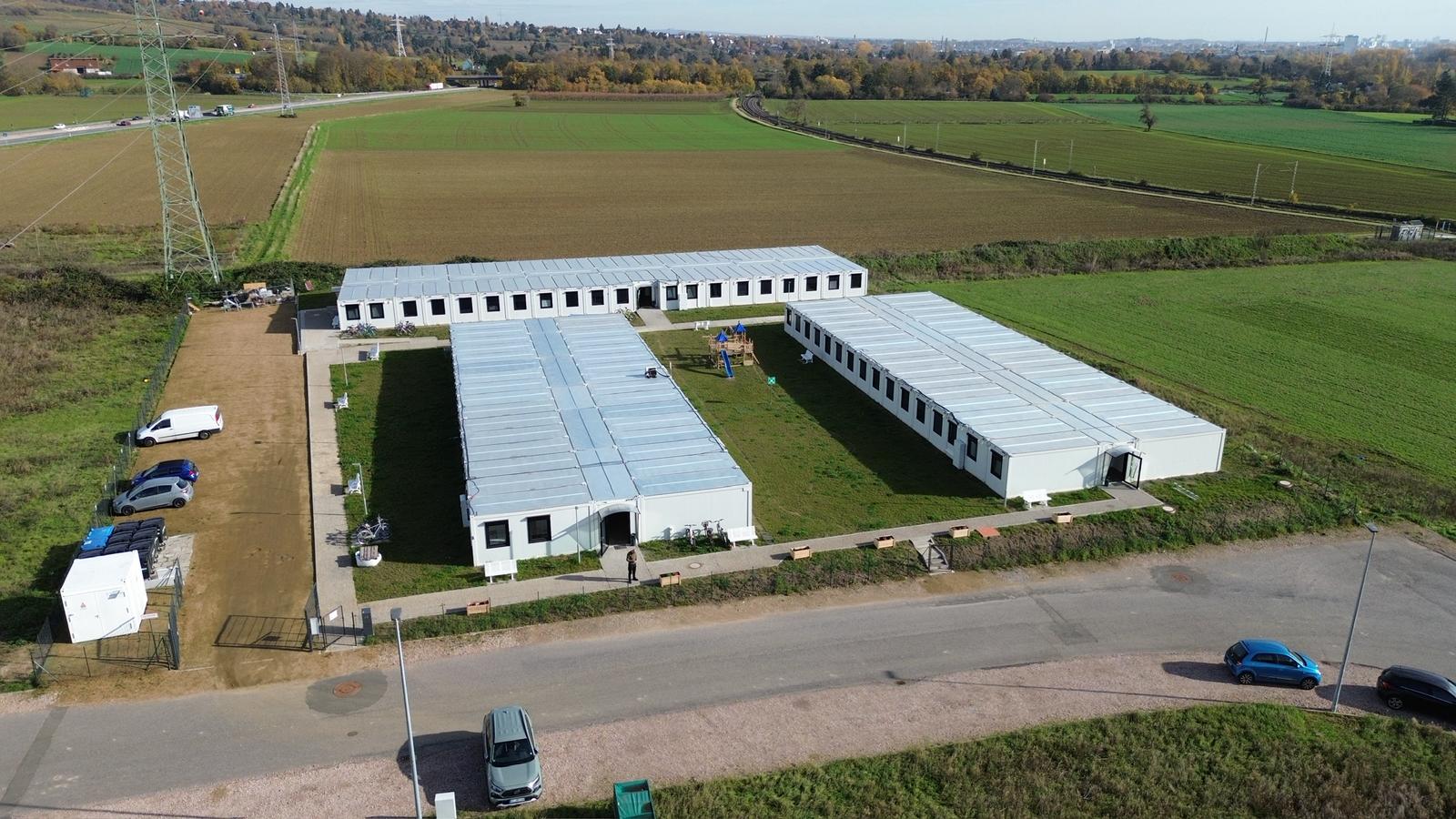 Luftbild der Containeranlage mit drei Blöcken um einen Innenhof